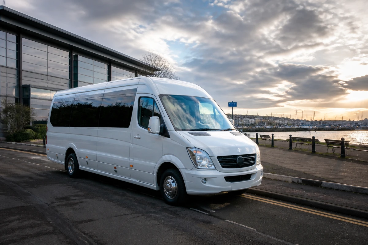 Minibus Hire in Gidea Park