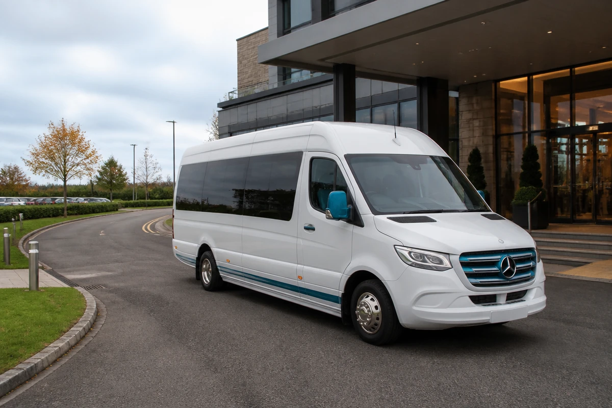 Minibus Hire in Havering-atte-Bower