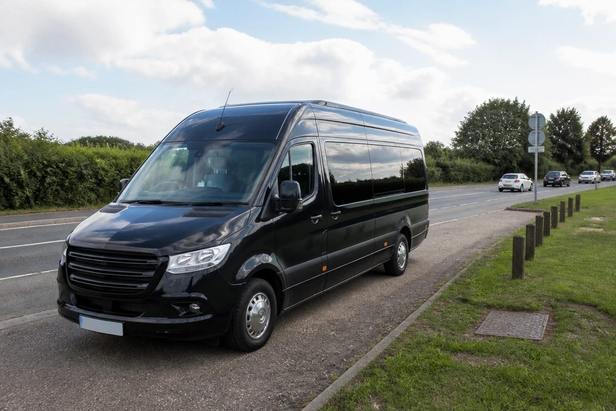 Minibus Hire in Noak Hill
